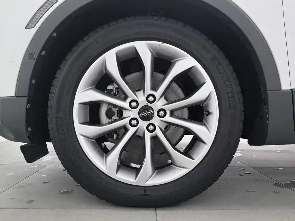 Lincoln MKC — фото 17