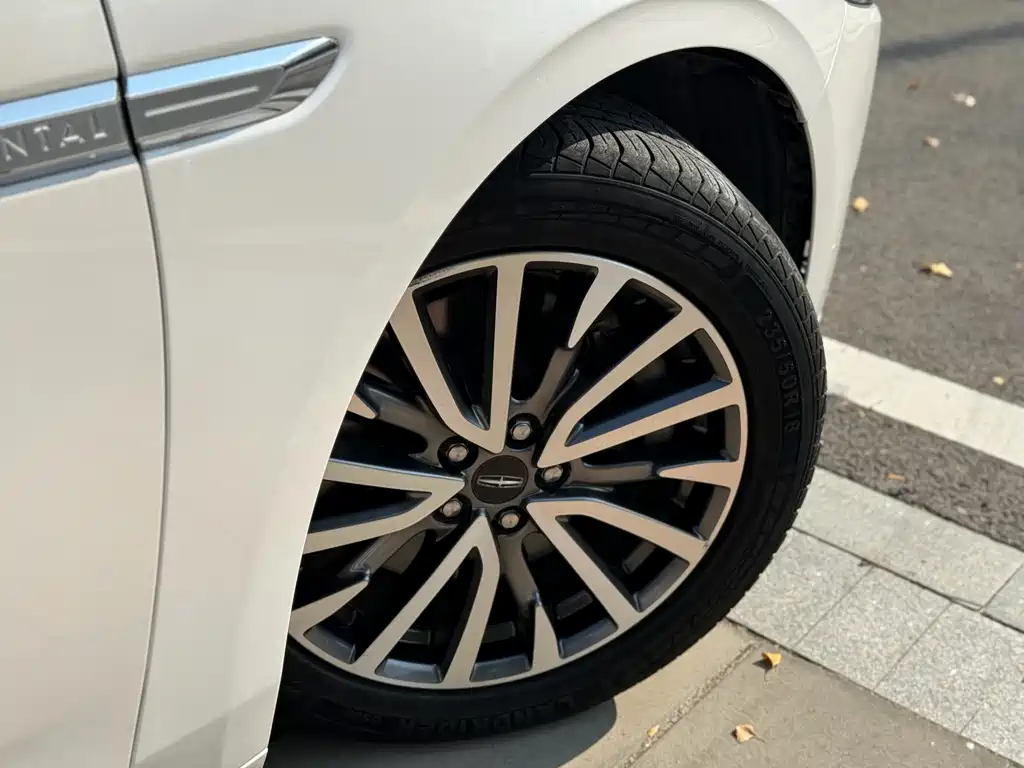 Lincoln Continental — фото 4