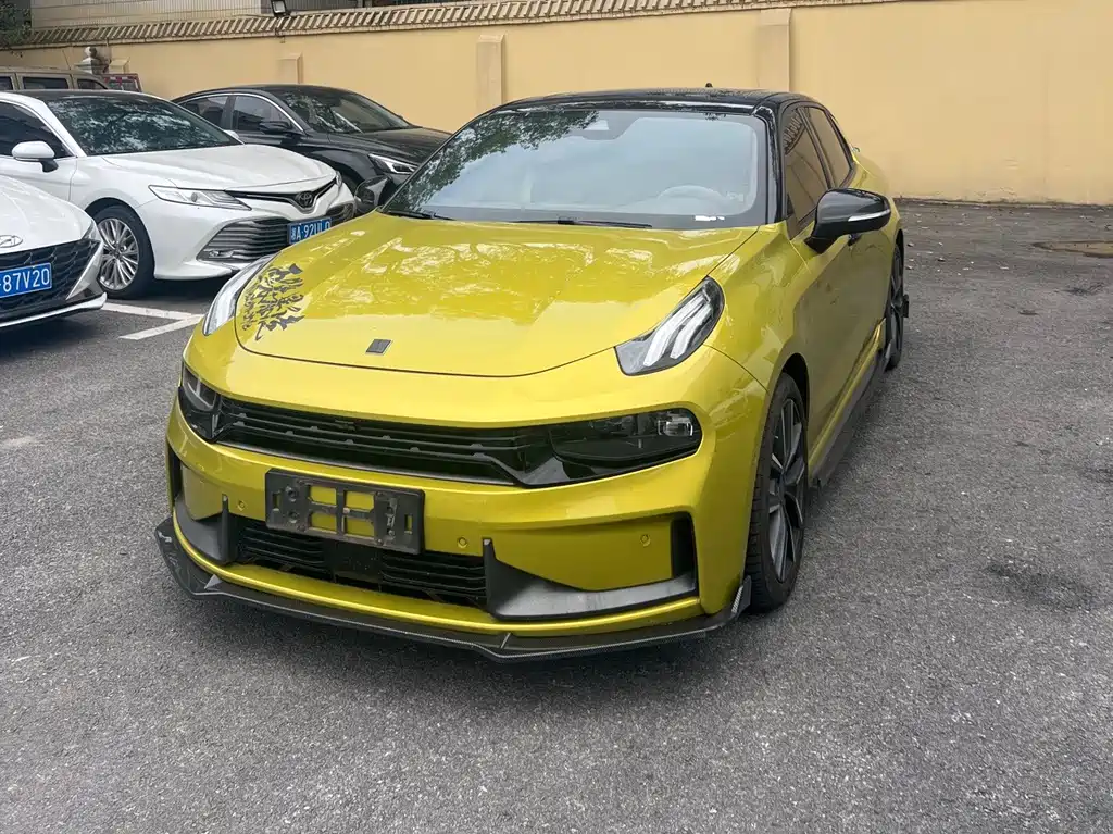 Lynk & Co 03
