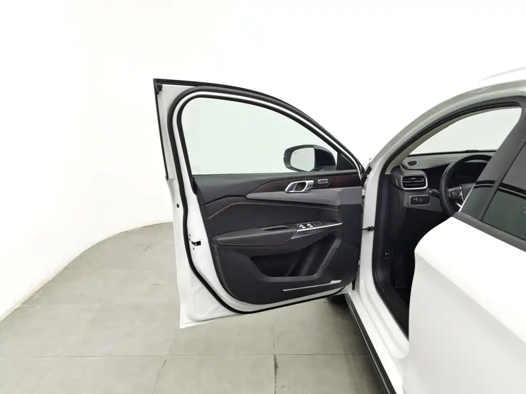 Lynk & Co 02 — фото 8