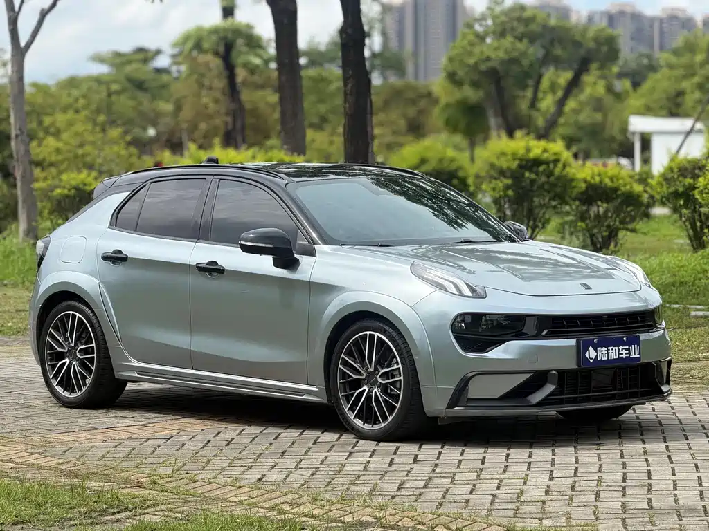 Lynk & Co 02 Hatchback — фото 3