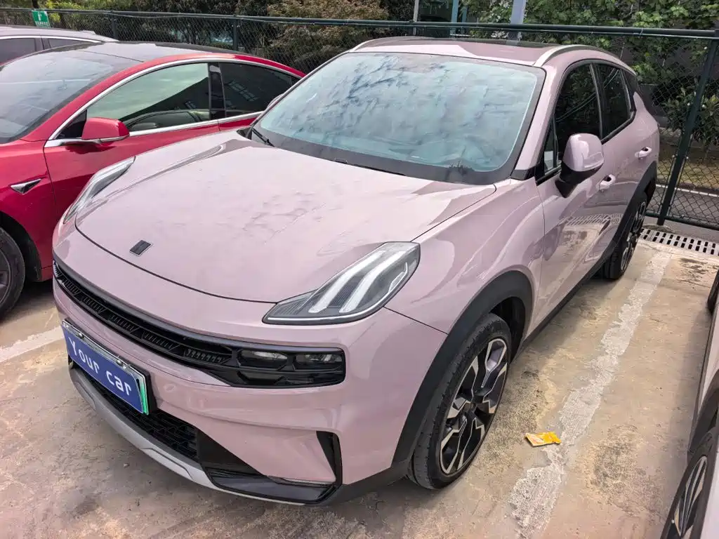 Lynk & Co 06