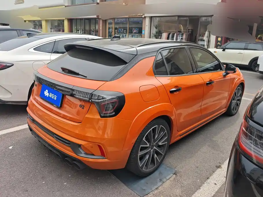 Lynk & Co 02 Hatchback — фото 3