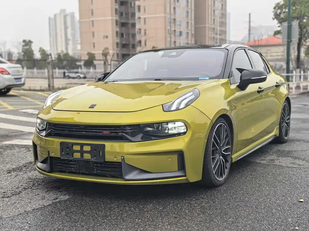 Lynk & Co 03