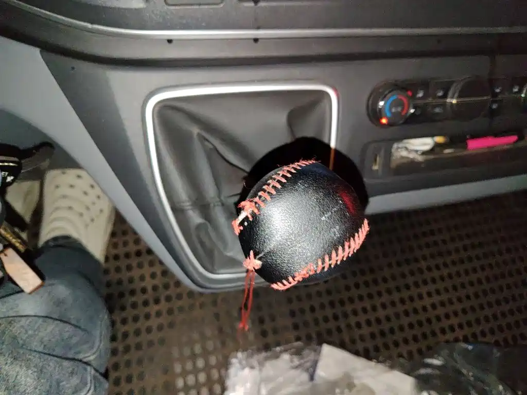 MAXUS V80 — фото 10