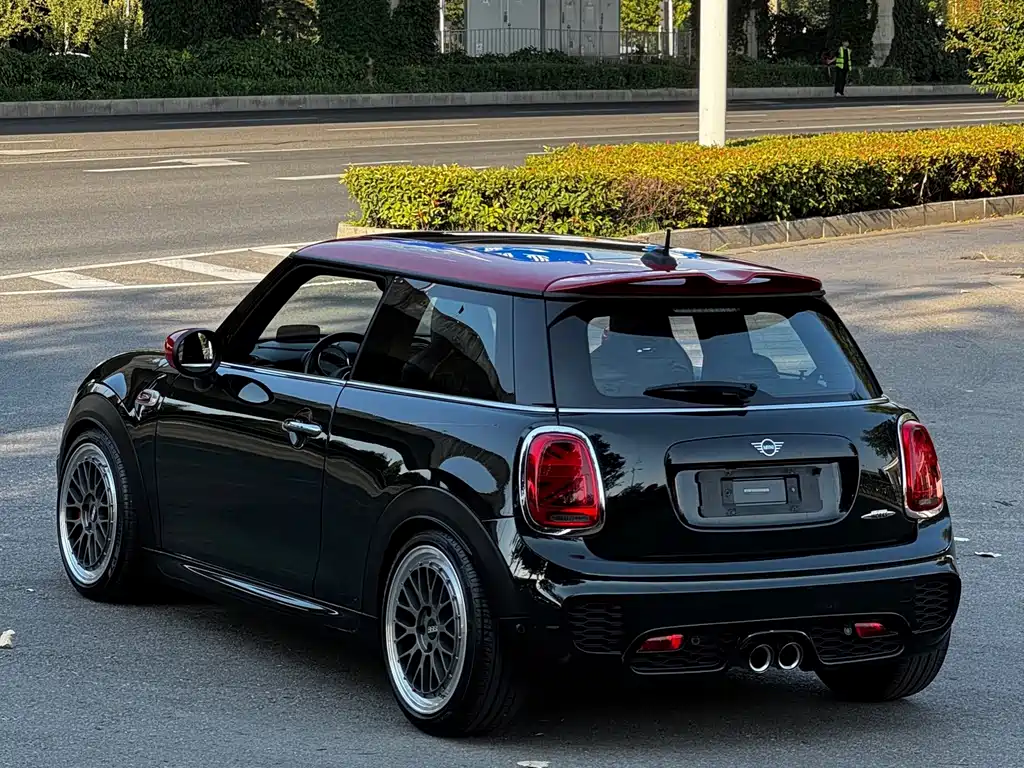 MINI Mini JCW — фото 10