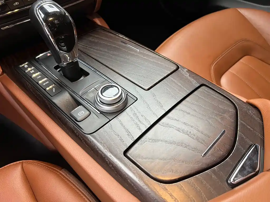 Maserati Quattroporte — фото 6