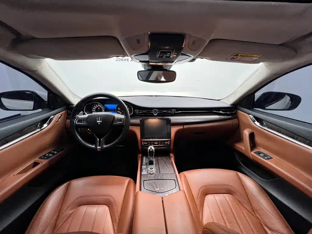Maserati Quattroporte — фото 7