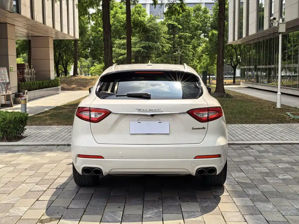 Maserati Levante — фото 29