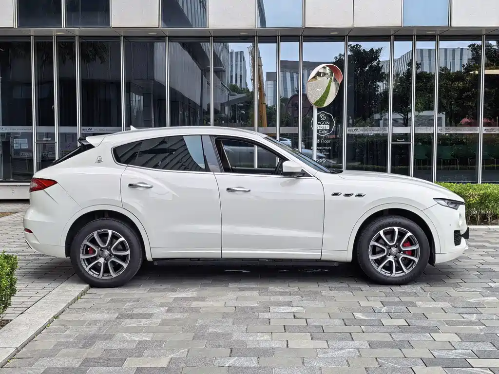 Maserati Levante — фото 5