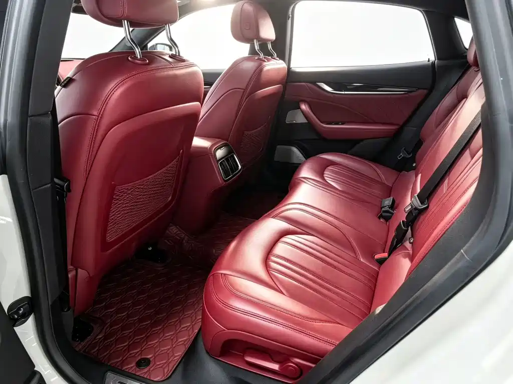 Maserati Levante — фото 10