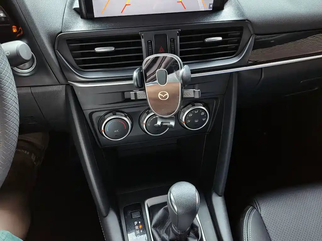 Mazda CX-4 — фото 14