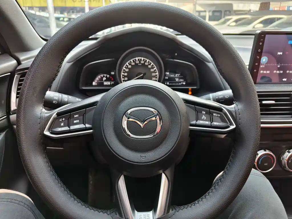 Mazda CX-4 — фото 10