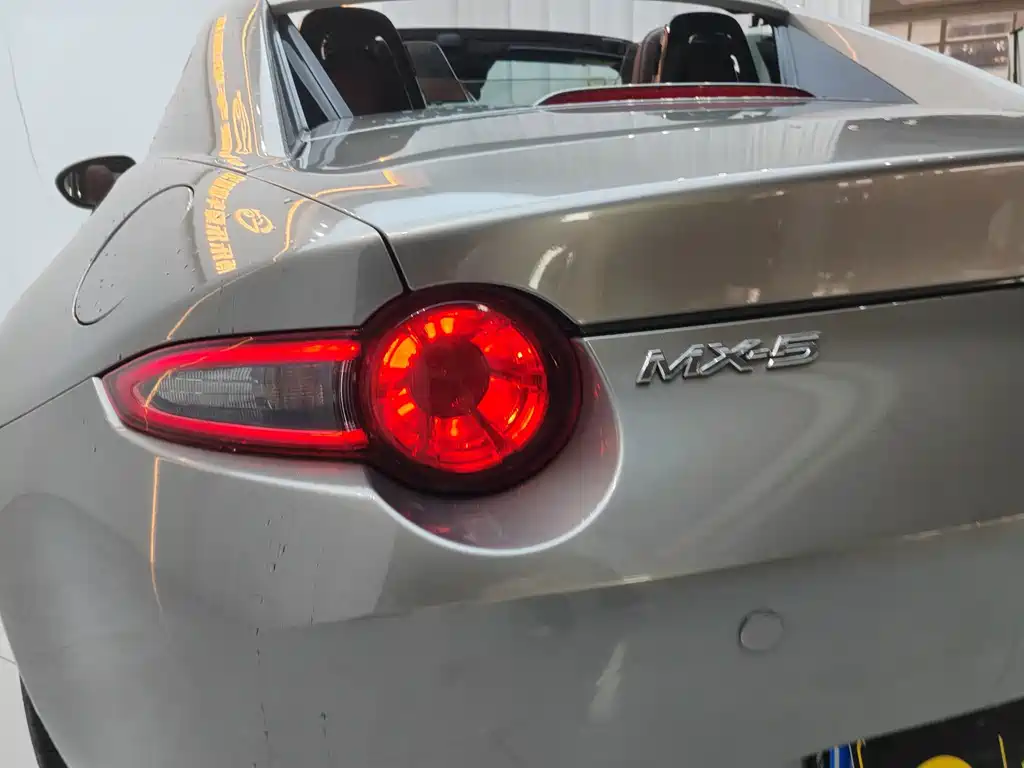 Mazda MX-5 — фото 11