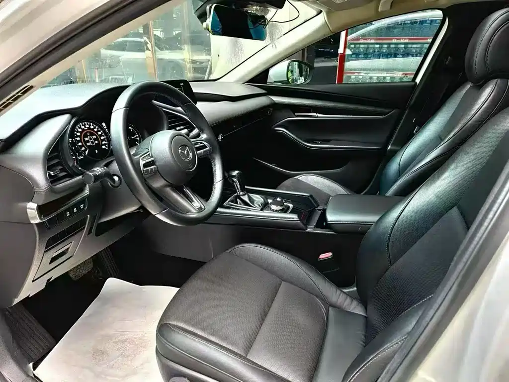 Mazda 3 Axela — фото 4