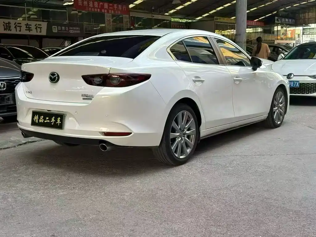 Mazda 3 Axela — фото 8