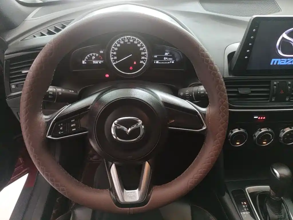 Mazda CX-4 — фото 11