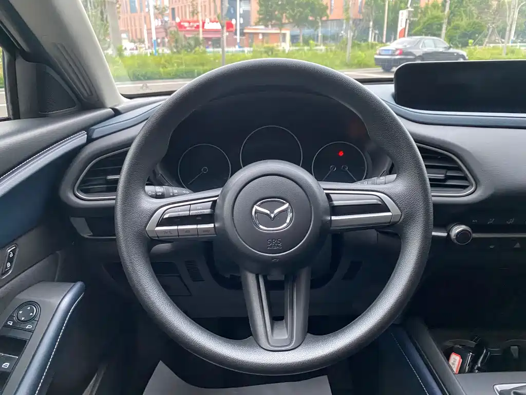 Mazda CX-30 — фото 17