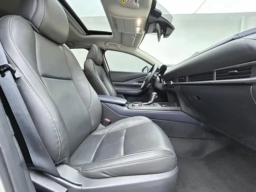 Mazda CX-30 — фото 10
