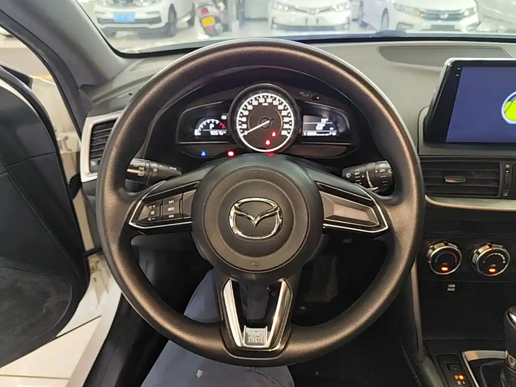 Mazda CX-4 — фото 11