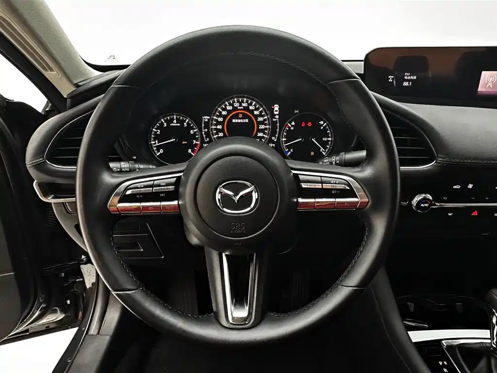 Mazda 3 Axela — фото 11