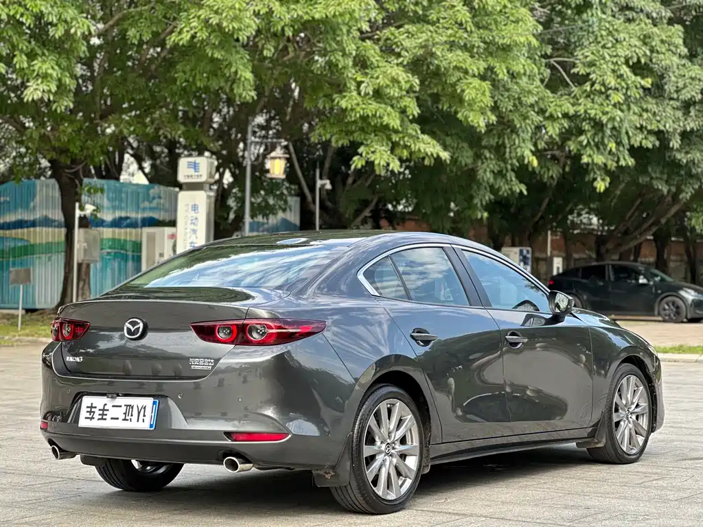 Mazda 3 Axela — фото 15