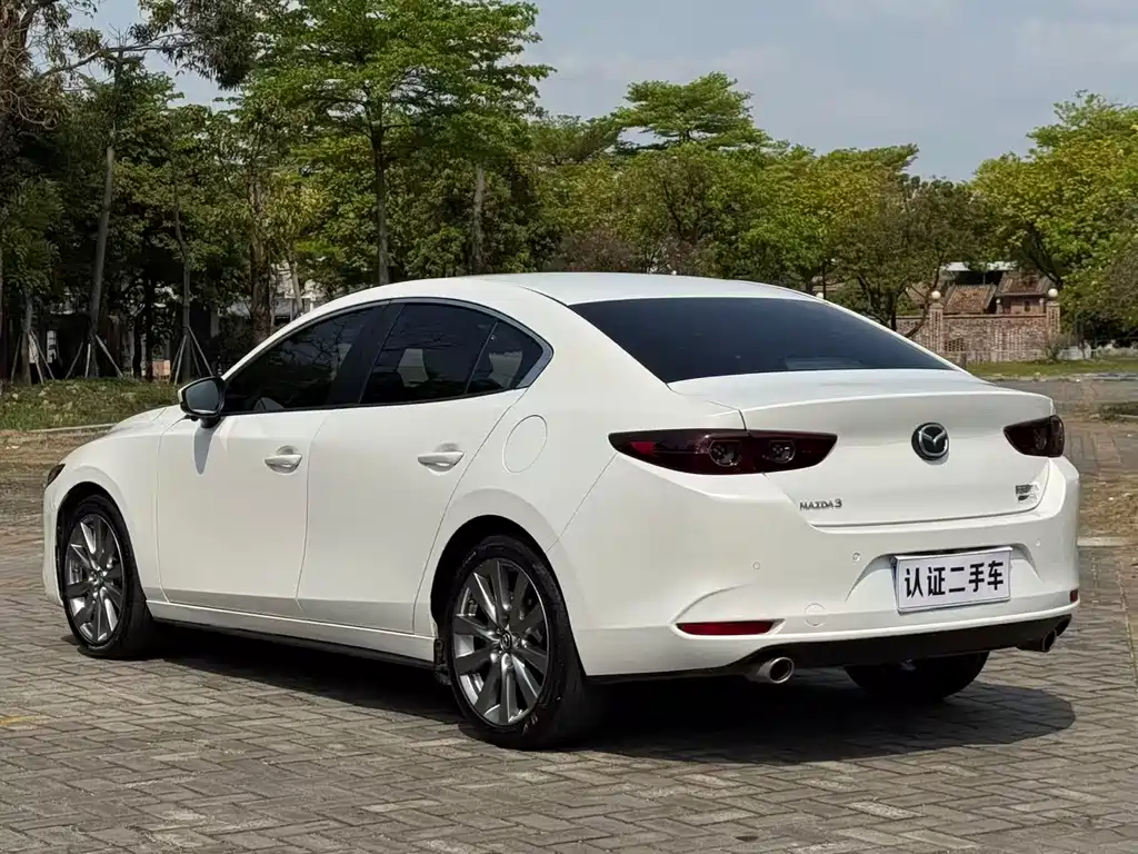Mazda 3 Axela — фото 7