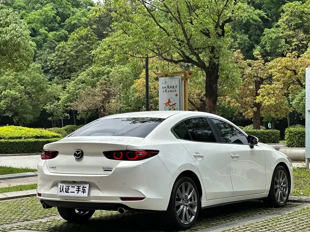 Mazda 3 Axela — фото 13