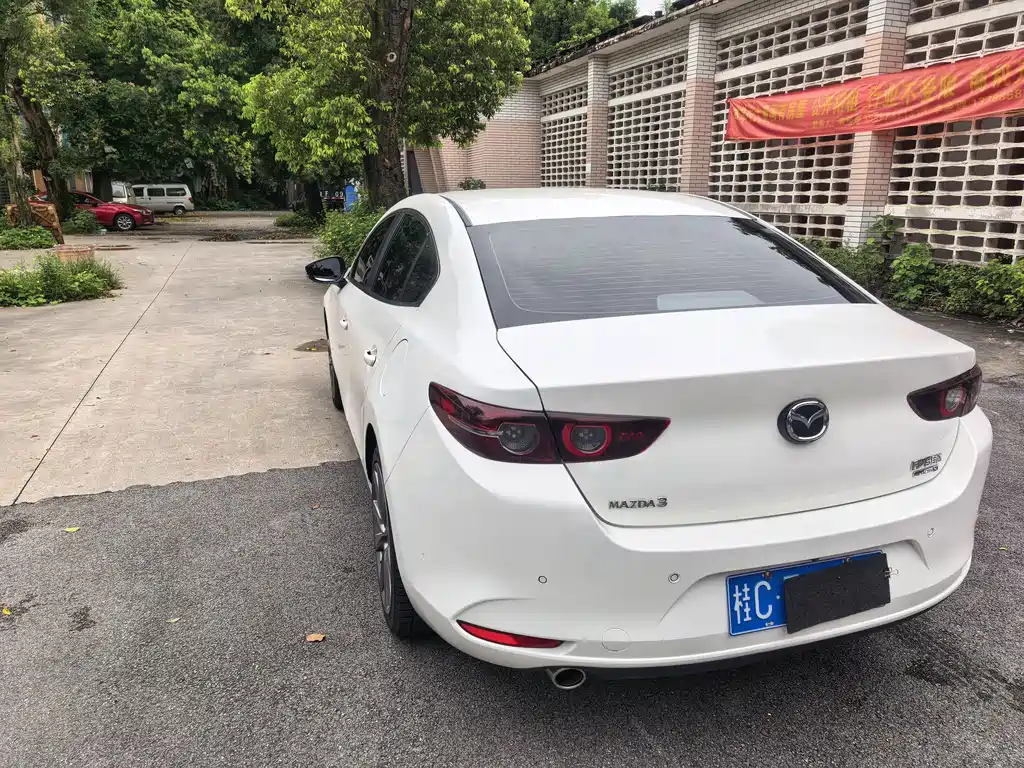 Mazda 3 Axela — фото 4