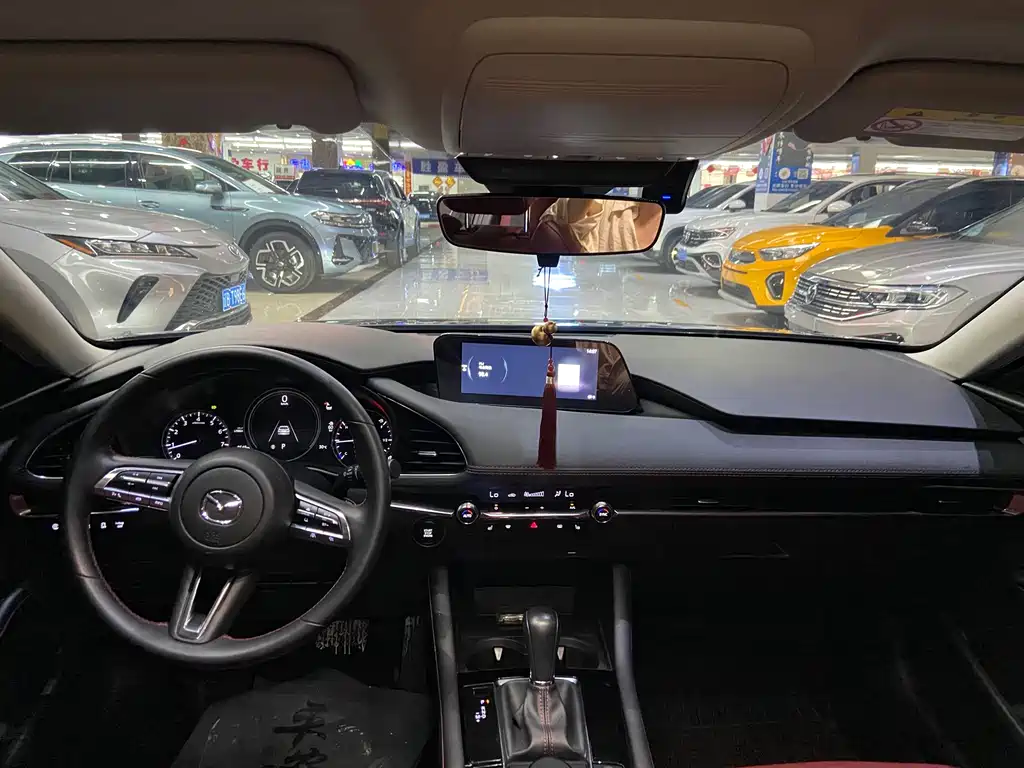 Mazda 3 Axela — фото 9