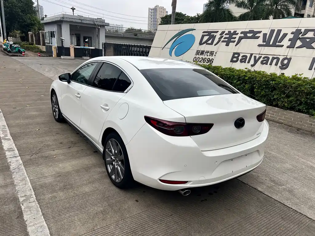 Mazda 3 Axela — фото 13