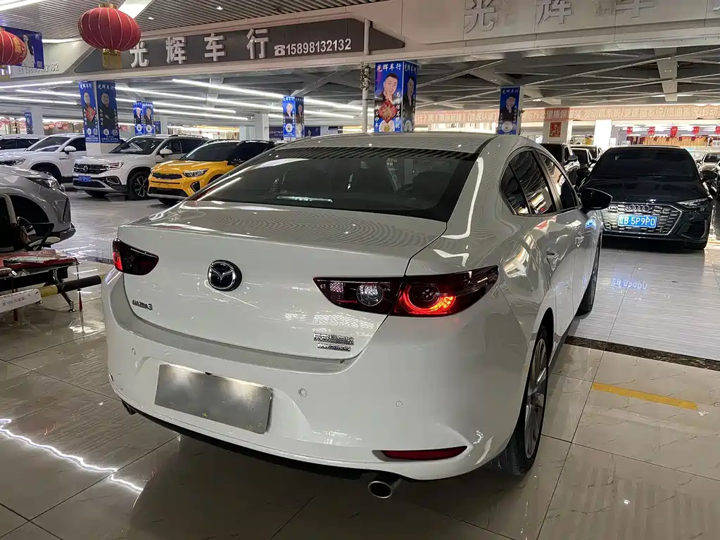 Mazda 3 Axela — фото 4