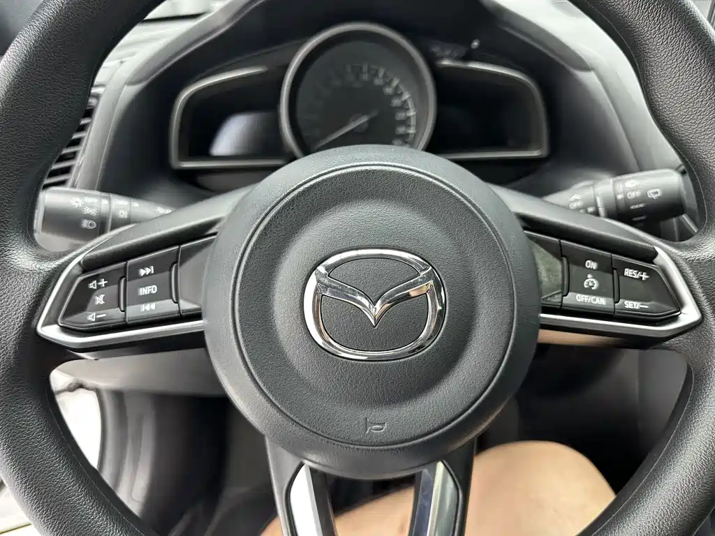 Mazda CX-4 — фото 14