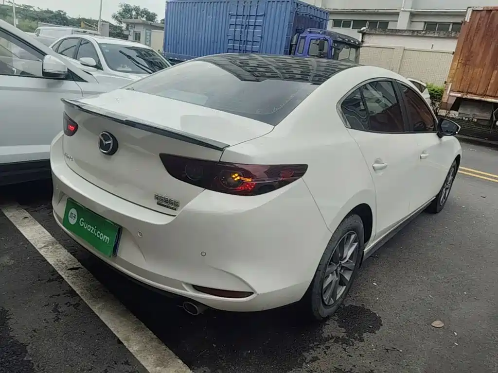 Mazda 3 Axela — фото 7