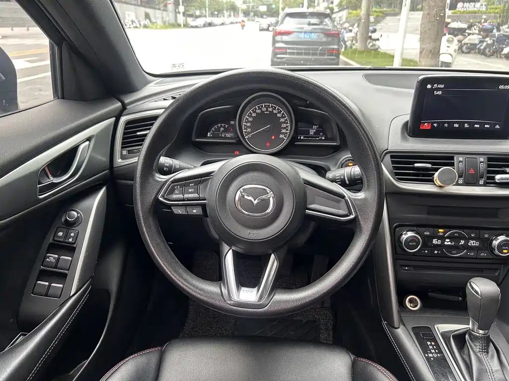 Mazda CX-4 — фото 10