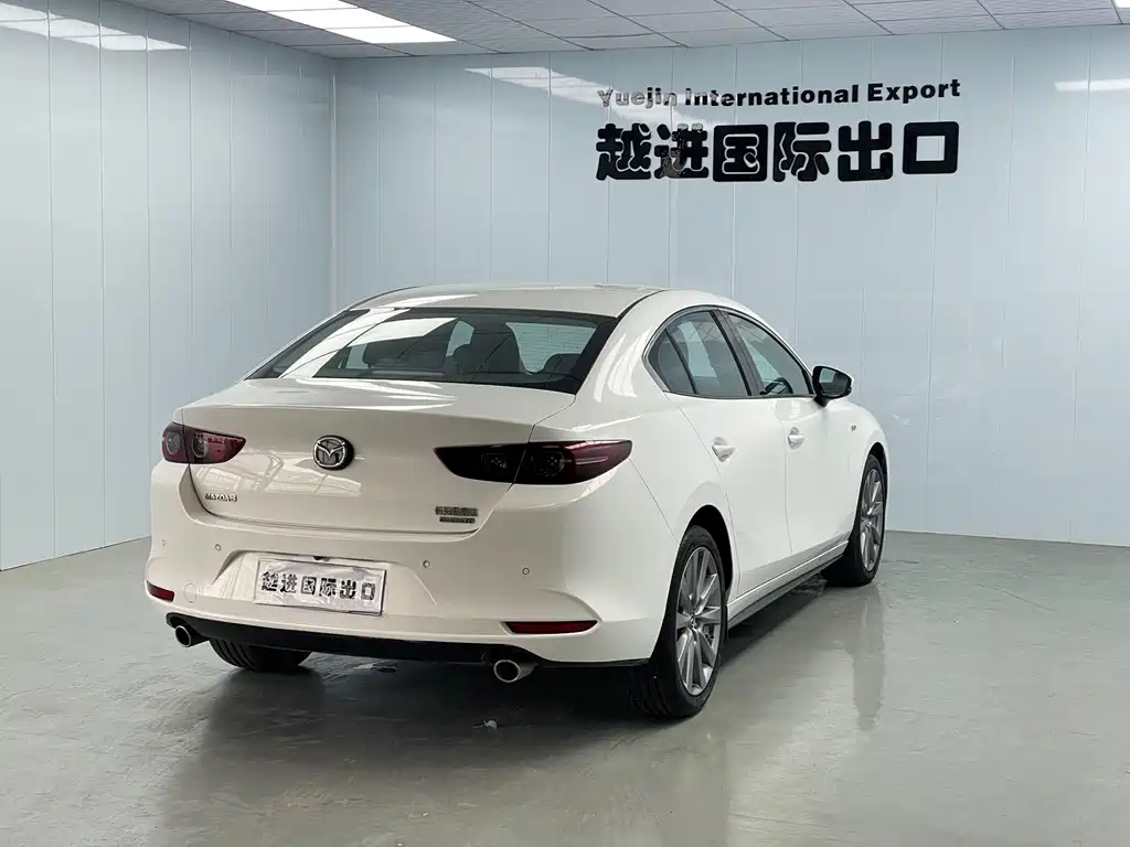 Mazda 3 Axela — фото 10