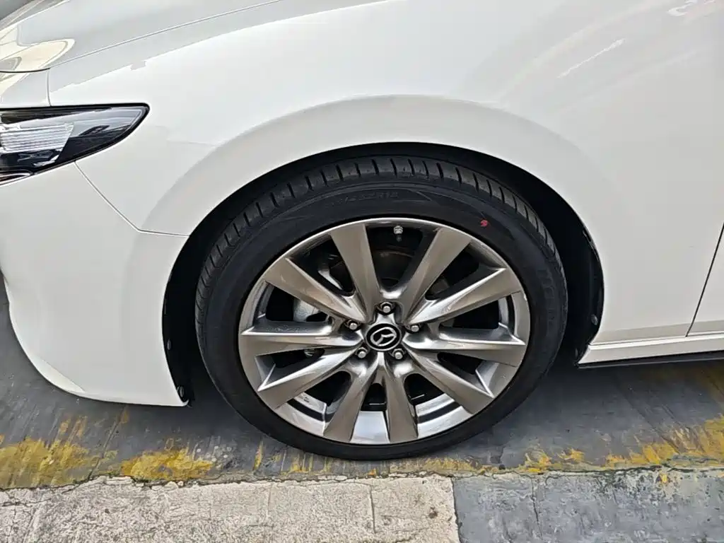 Mazda 3 Axela — фото 23