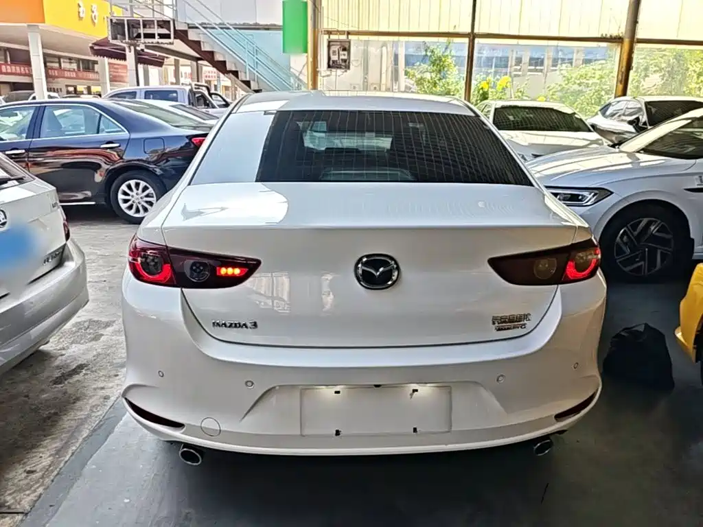 Mazda 3 Axela — фото 6