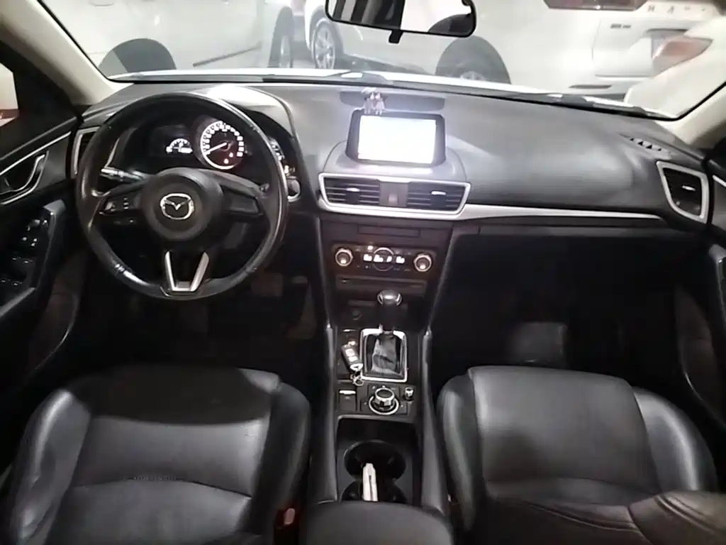 Mazda 3 Axela — фото 10