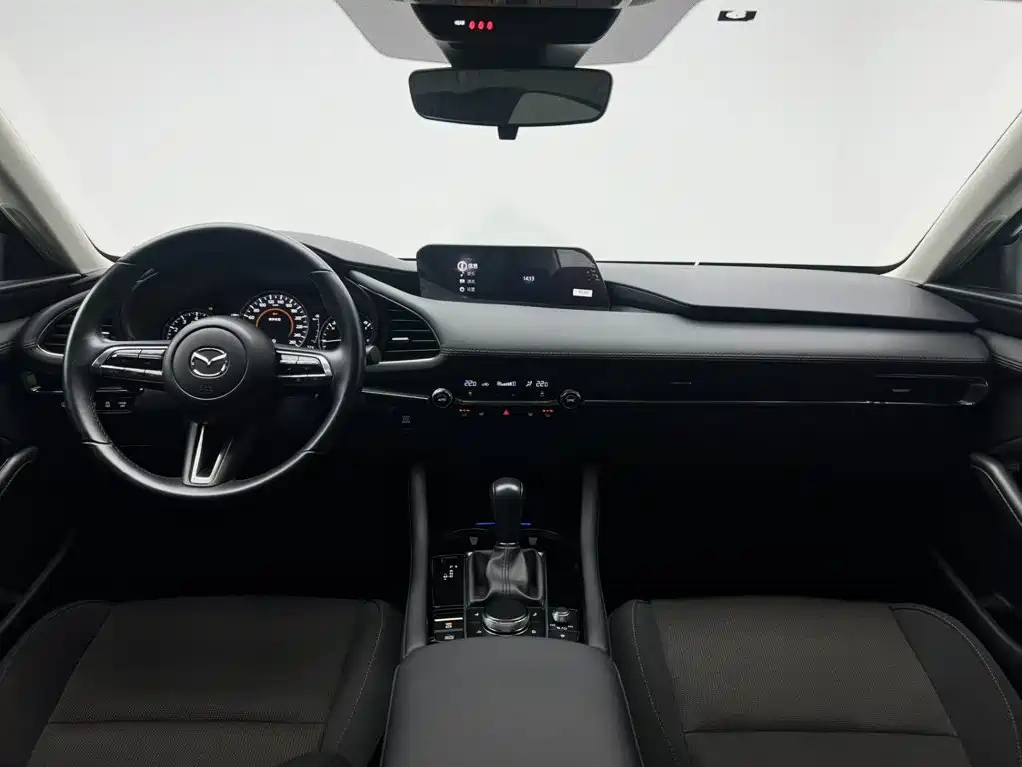 Mazda 3 Axela — фото 17