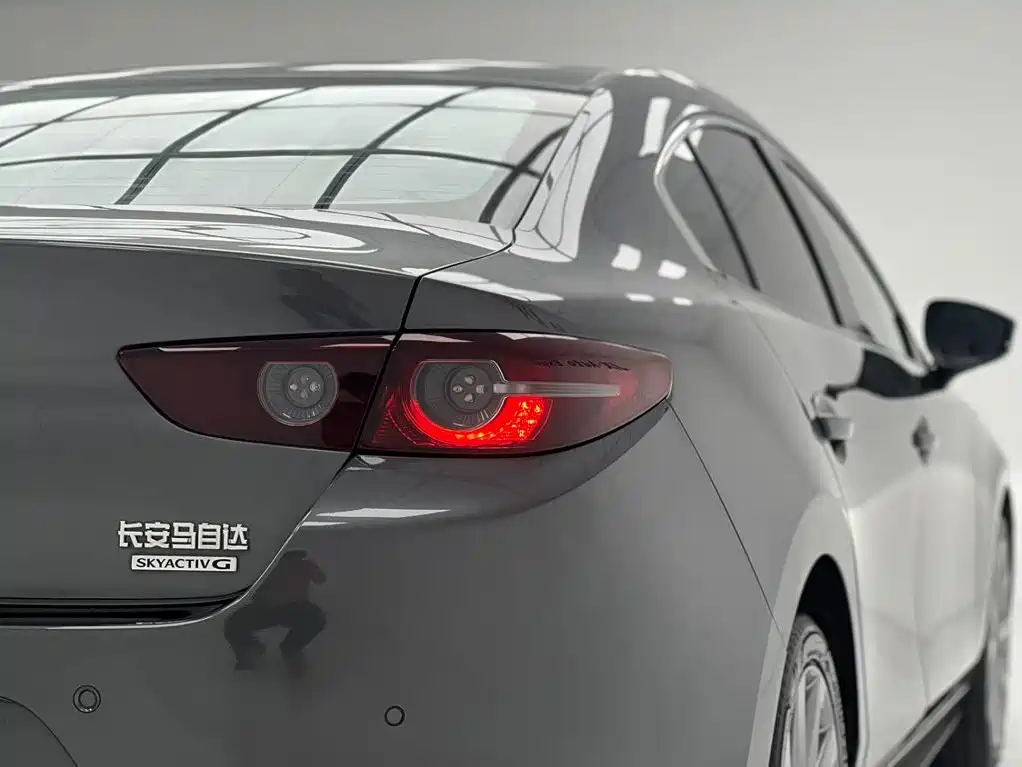 Mazda 3 Axela — фото 10