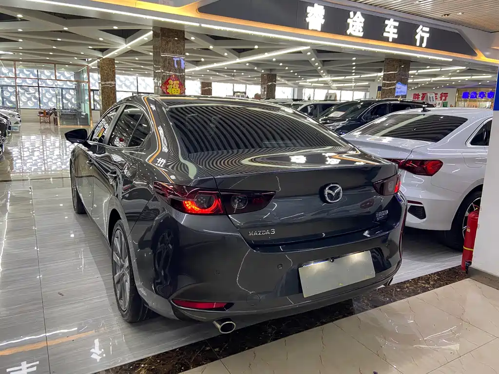Mazda 3 Axela — фото 4