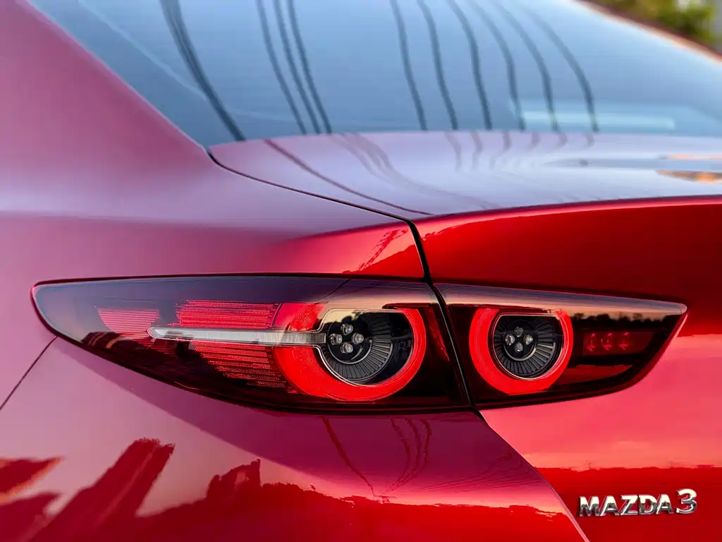 Mazda 3 Axela — фото 11