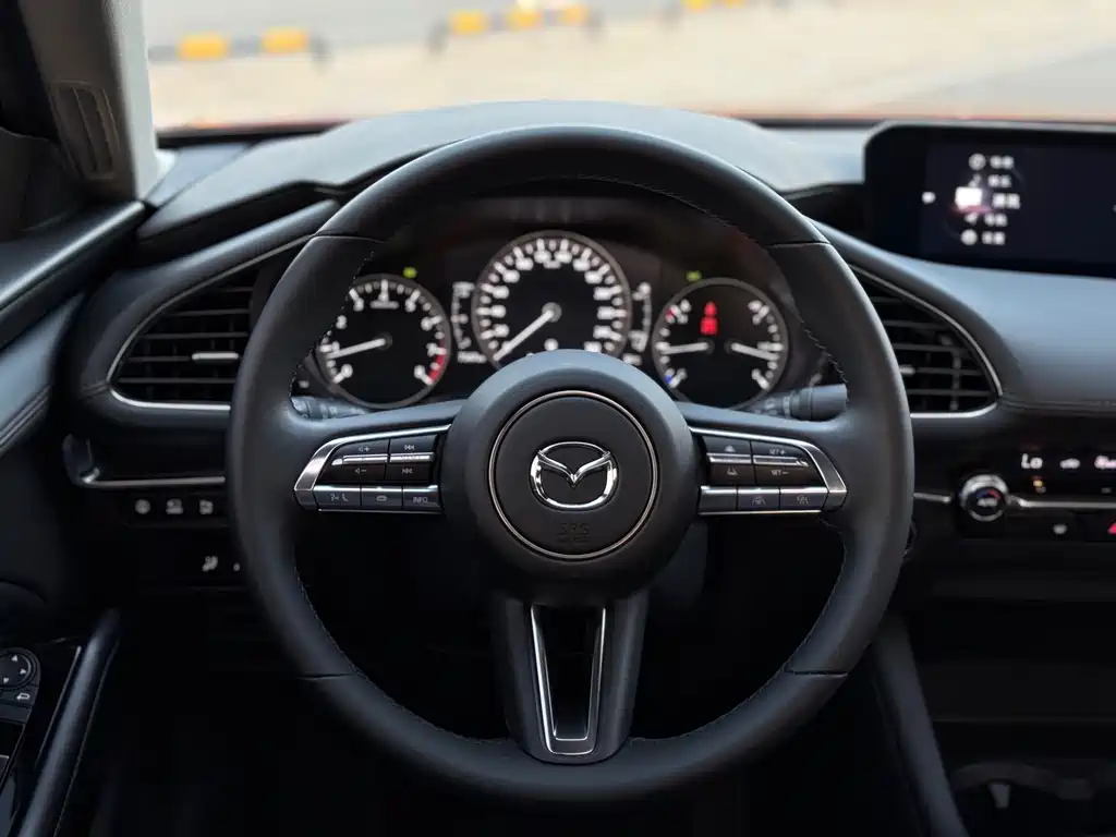 Mazda 3 Axela — фото 17