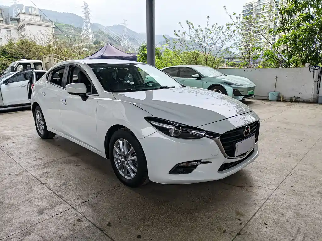 Mazda 3 Axela — фото 2