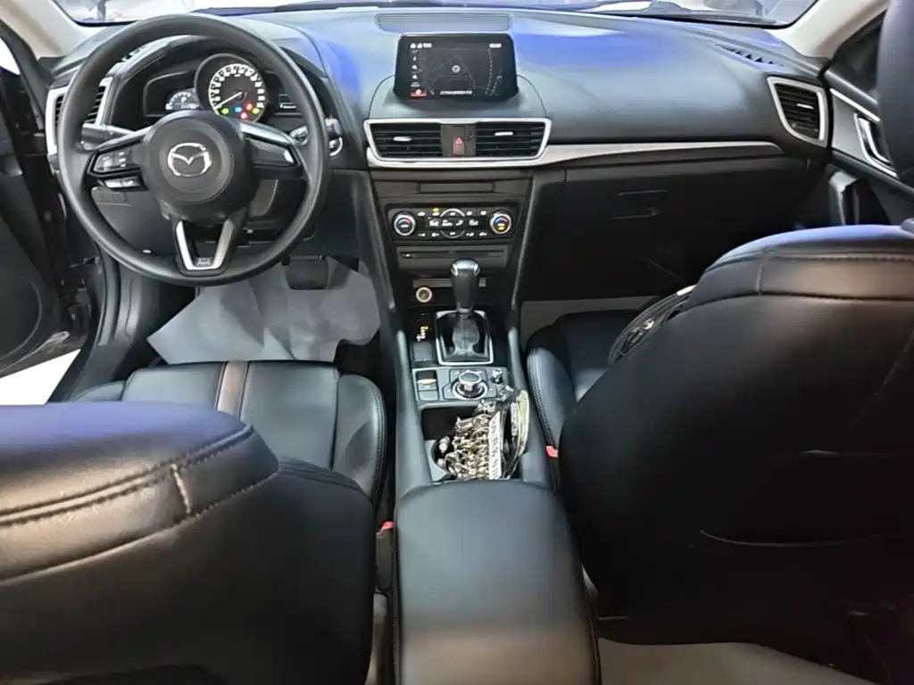 Mazda 3 Axela — фото 10