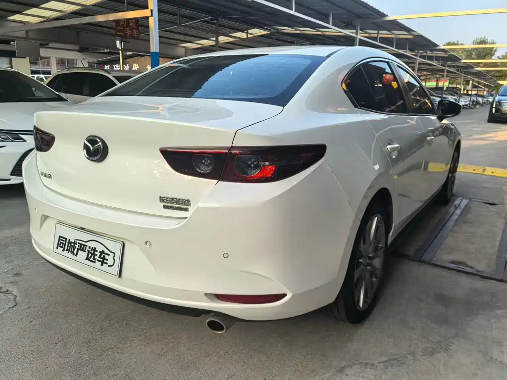 Mazda 3 Axela — фото 3