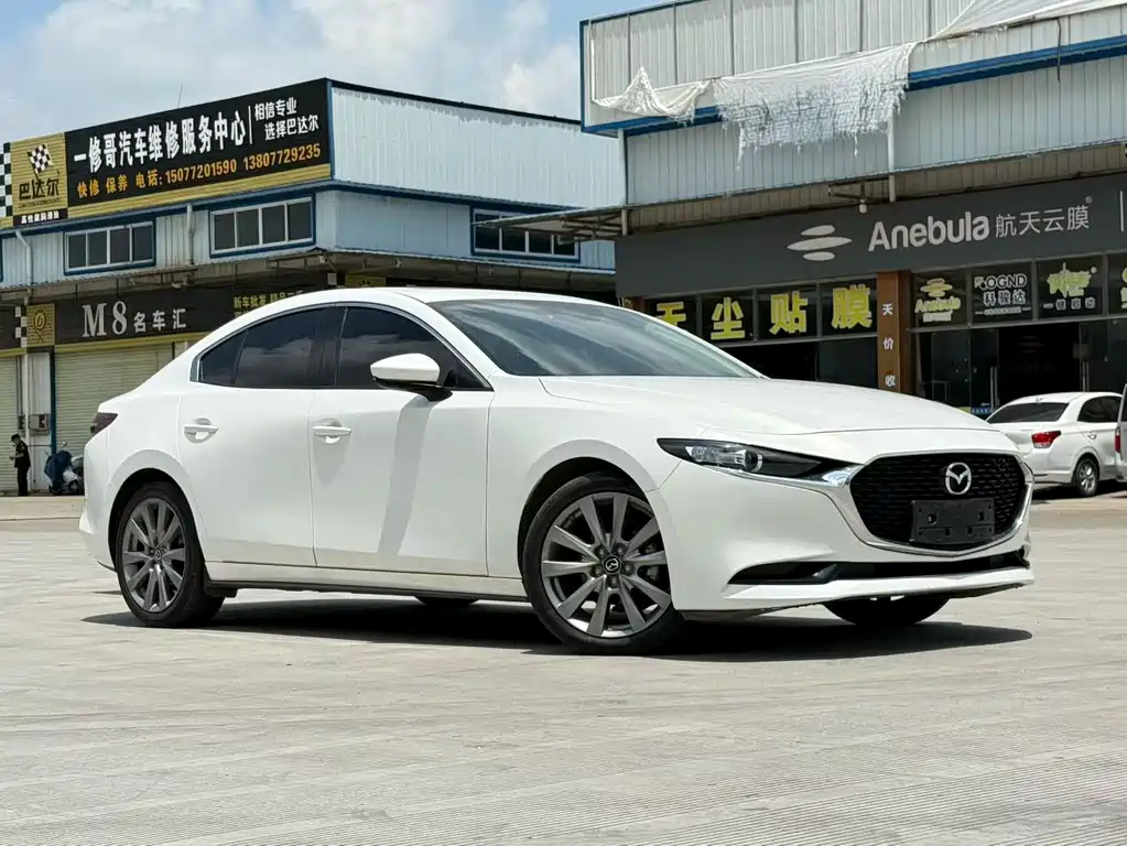 Mazda 3 Axela — фото 3