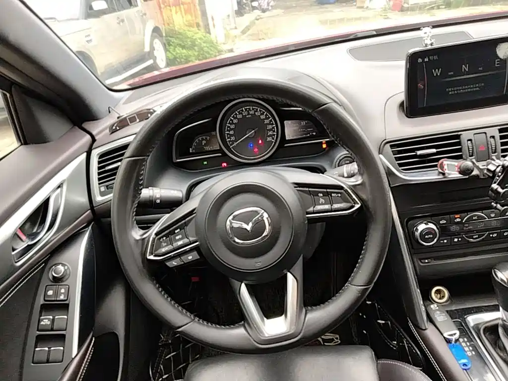 Mazda CX-4 — фото 11