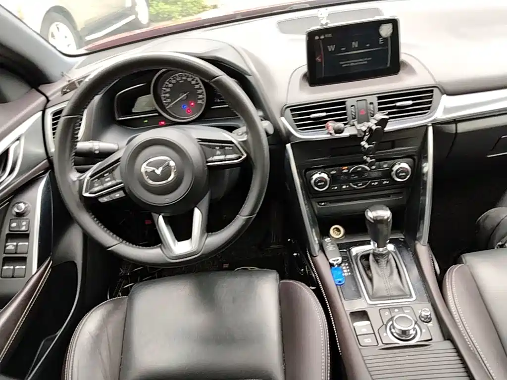 Mazda CX-4 — фото 10